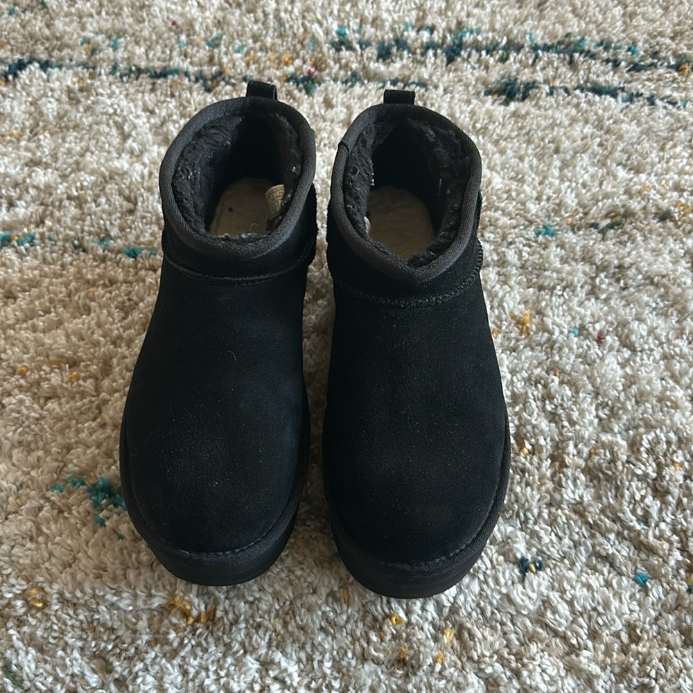 UGG Classic Ultra mini platform